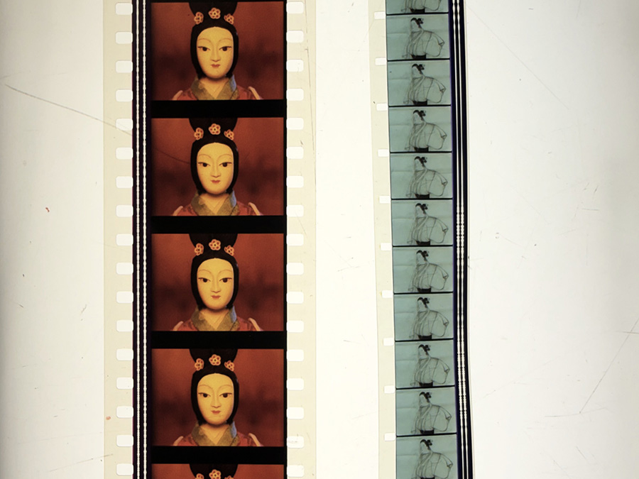35ミリ右と16ミリフィルム